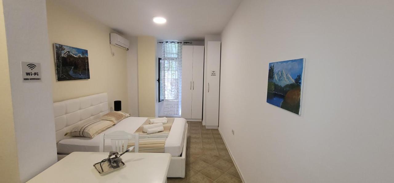 Apartmán Studenti Studio'S Tirana Exteriér fotografie